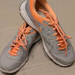 Nike Revolution 2  Women's  8 Gray w Orange w Orange Laces & Accents Shoes